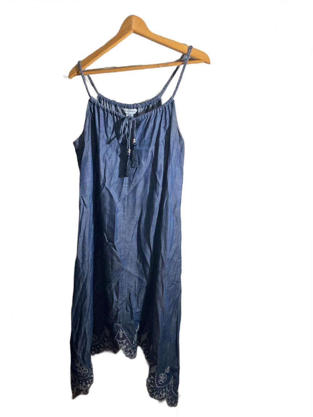 Tommy Bahama Blue Chambray Dress with Embroidered Asymmetrical Hem Large - Picture 2 of 12